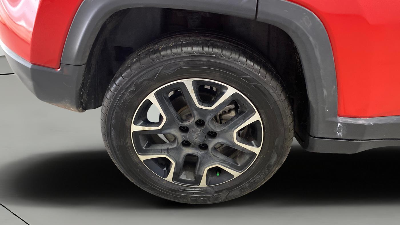 2020 Jeep Compass TRAILHAWK (O) 2.0 4X4, Diesel, Automatic, 1,37,802 km, Right Rear Wheel