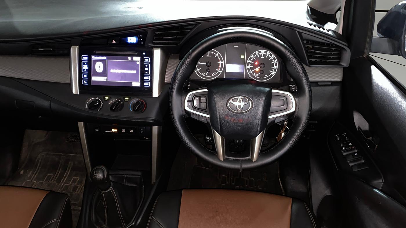 2018 Toyota Innova Crysta 2.4 GX 8 STR, Diesel, Manual, 28,379 km, Steering Wheel Close Up