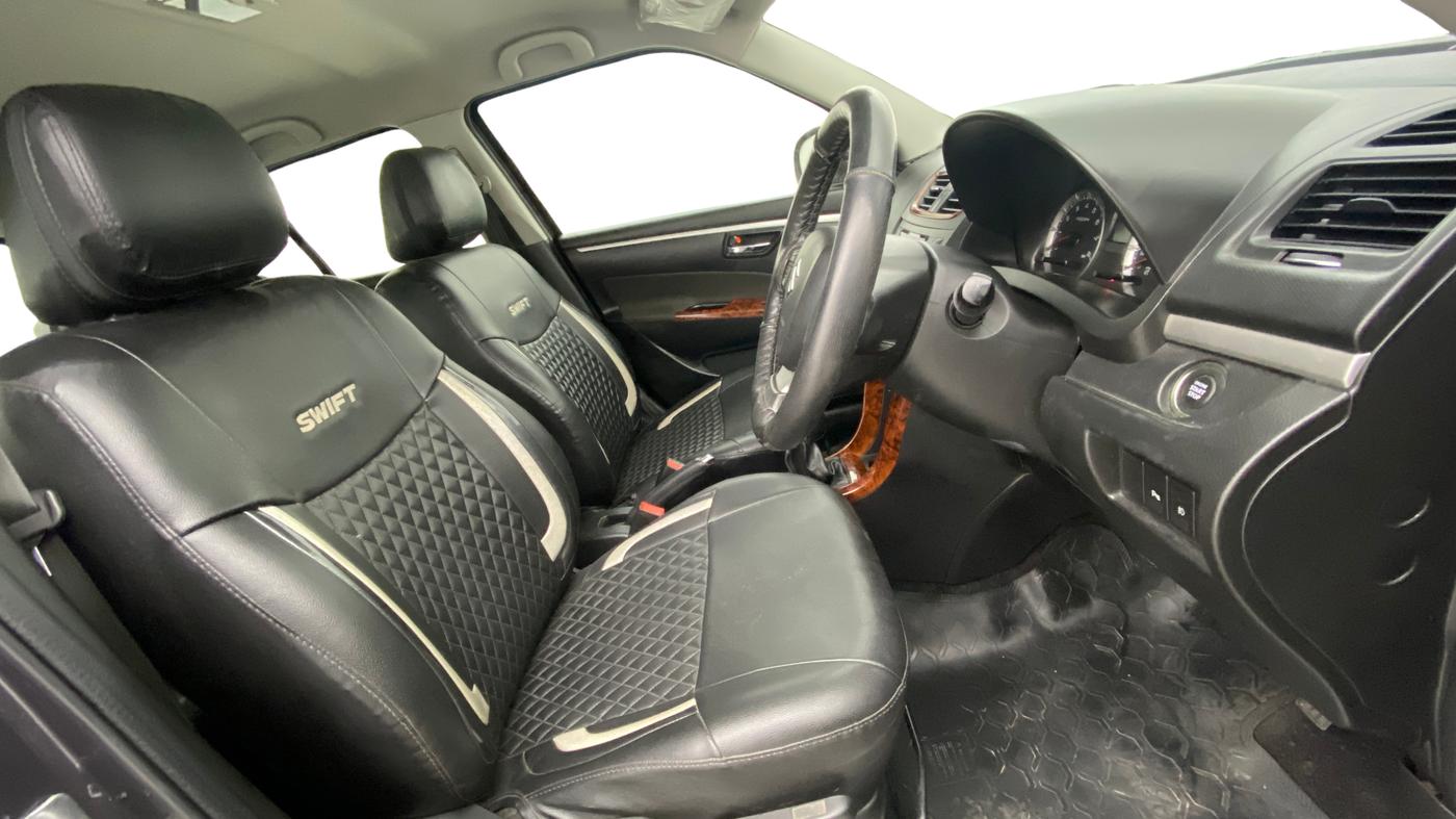 2017 Maruti Swift ZXI, Petrol, Manual, 59,396 km, Right Side Front Door Cabin