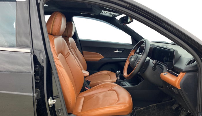 2024 Hyundai Verna SX (O) 1.5 MPI MT, Petrol, Manual, 29,076 km, Right Side Front Door Cabin