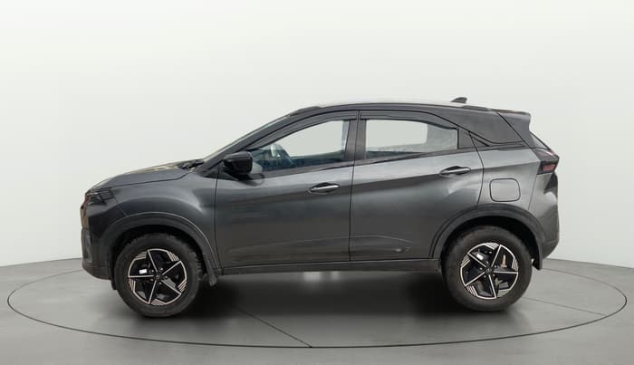 2024 Tata NEXON FEARLESS + SUNROOF DCA DUAL TONE 1.2 PETROL, Petrol, Automatic, 26,543 km, Left Side