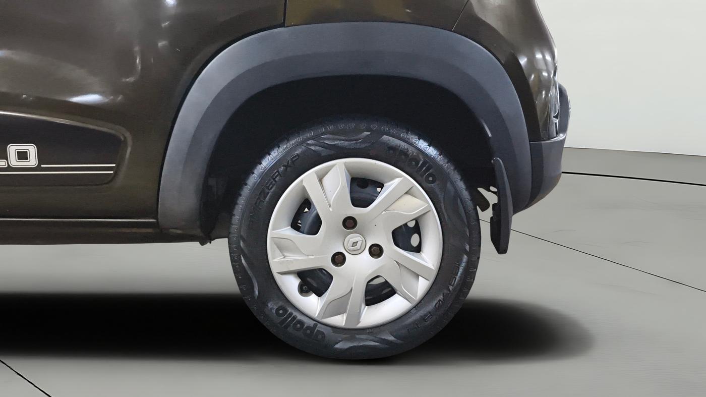 2022 Renault Kwid RXT 1.0 (O), Petrol, Manual, 17,612 km, Left Rear Wheel
