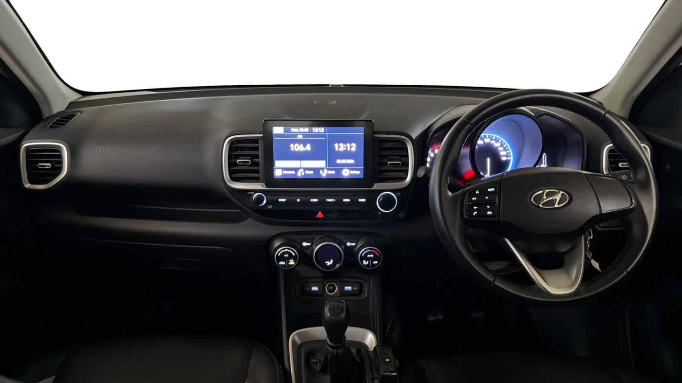 2021 Hyundai VENUE S+ 1.2, Petrol, Manual, 16,336 km, Dashboard