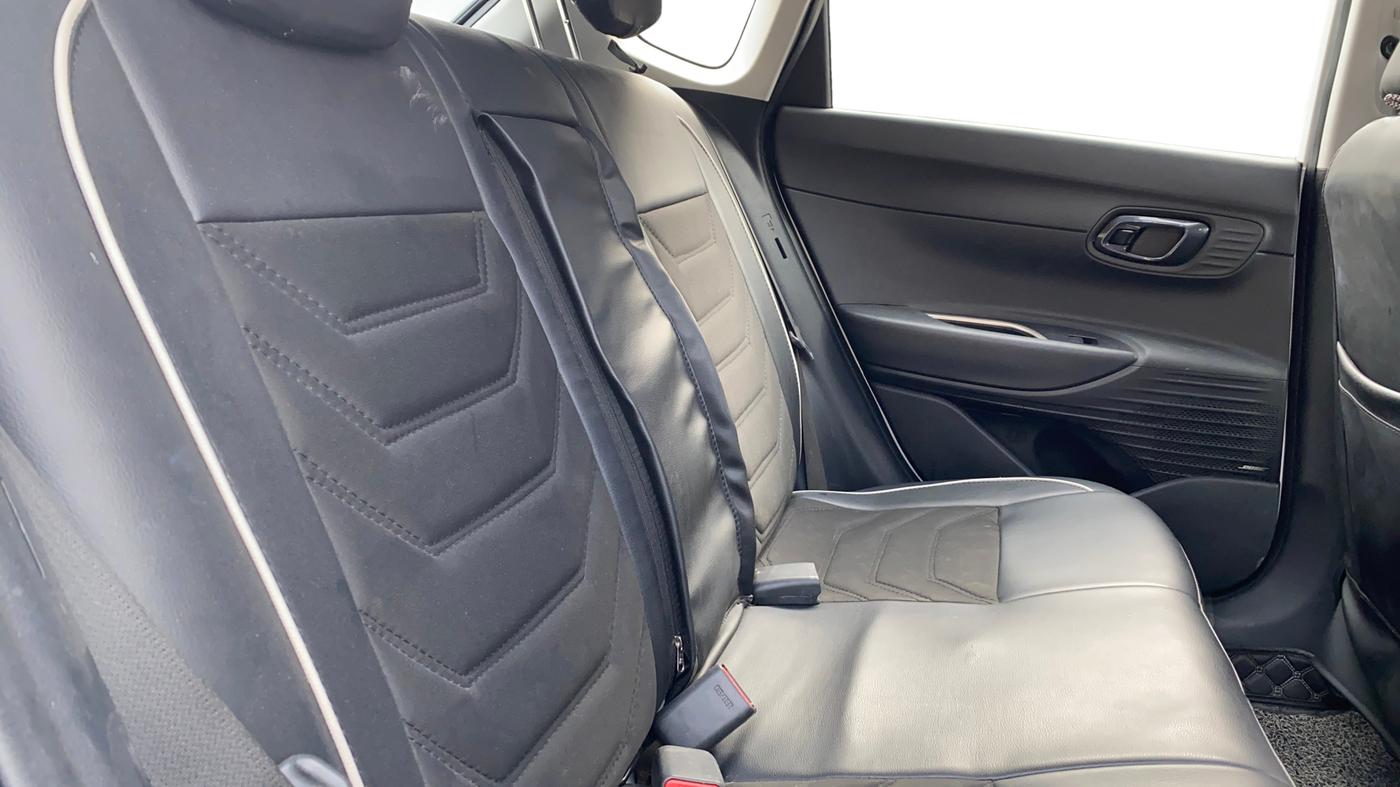2021 Hyundai NEW I20 ASTA (O) 1.2 MT, Petrol, Manual, 51,818 km, Right Side Rear Door Cabin