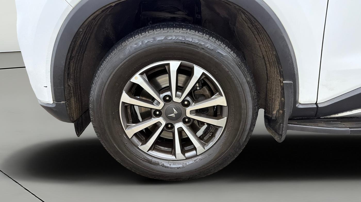 2025 Mahindra SCORPIO-N Z8 DIESEL AT 2WD 7 STR, Diesel, Automatic, 35,011 km, Left Front Wheel