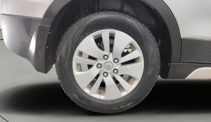 2015 Maruti S Cross ZETA 1.6, Diesel, Manual, 1,09,499 km, Right Rear Wheel