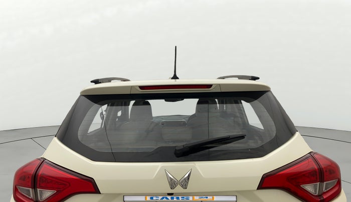 2022 Mahindra XUV300 W8 (O) 1.2 PETROL AMT, Petrol, Automatic, 30,355 km, Rear Windshield