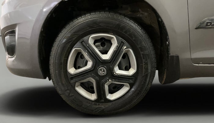2014 Maruti Swift Dzire VXI, Petrol, Manual, 72,940 km, Left Front Wheel