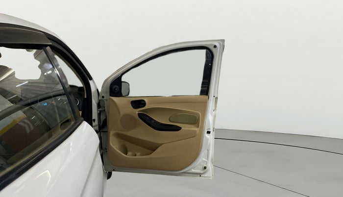 2016 Ford Figo Aspire TITANIUM 1.2 PETROL, Petrol, Manual, 82,266 km, RHS Front Door