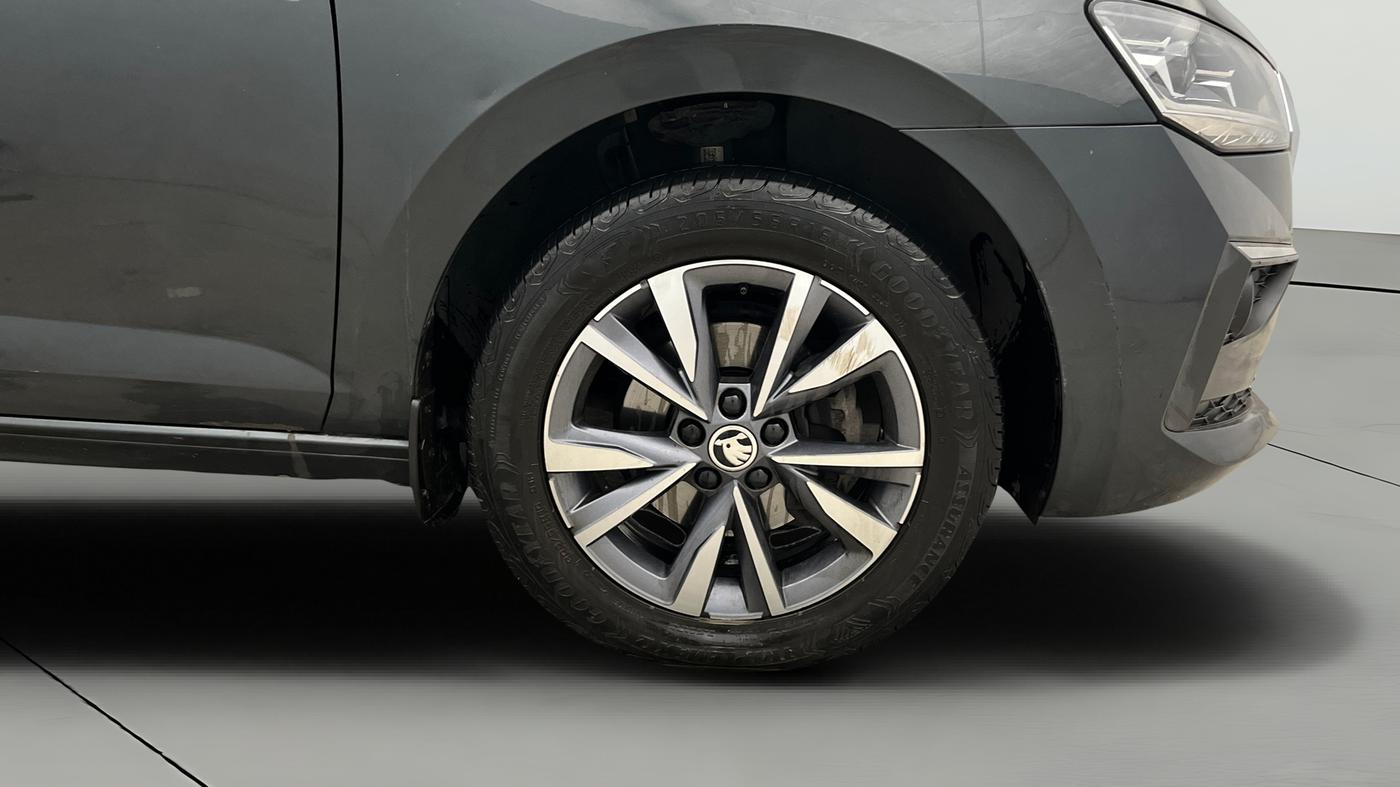 2022 Skoda SLAVIA STYLE 1.0L TSI MT, Petrol, Manual, 63,975 km, Right Front Wheel
