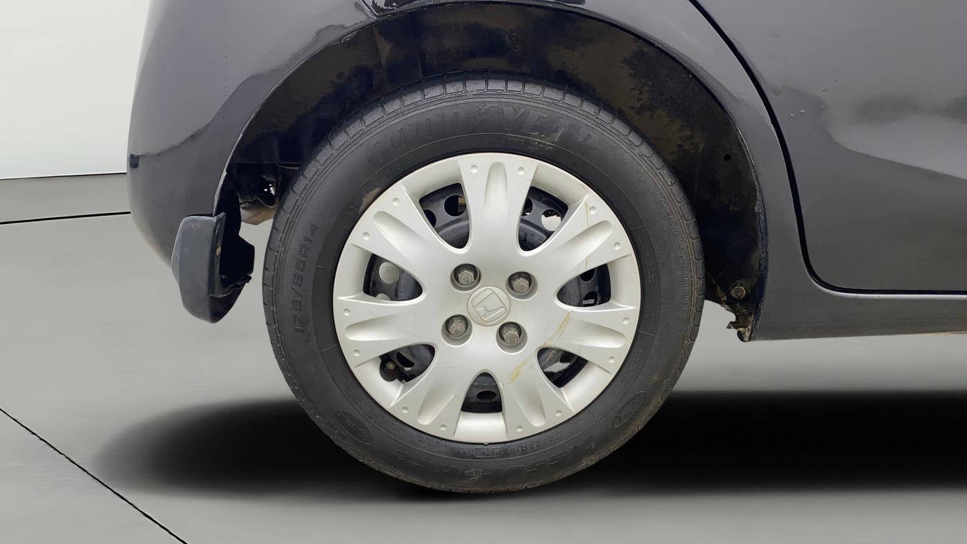 2013 Honda Brio S MT, Petrol, Manual, 35,091 km, Right Rear Wheel