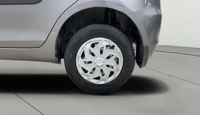 2015 Maruti Swift LXI (O), Petrol, Manual, 55,747 km, Left Rear Wheel