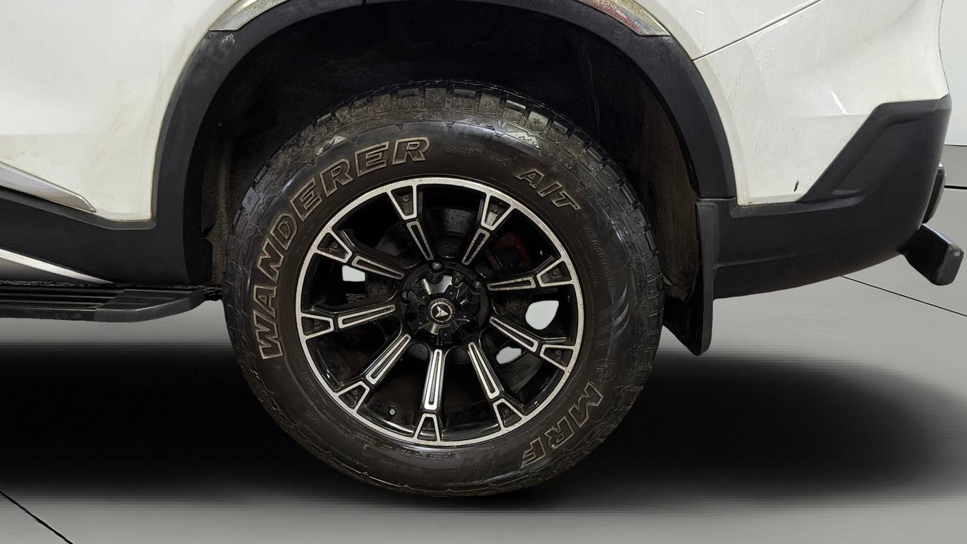 2023 Mahindra SCORPIO-N Z8 PETROL AT 7 STR, Petrol, Automatic, 21,523 km, Left Rear Wheel