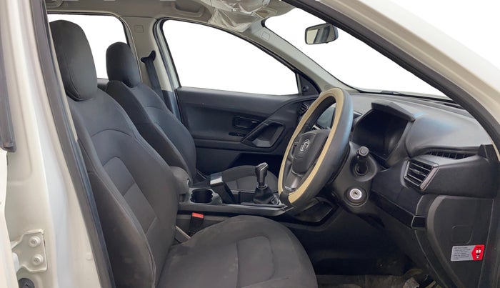 2023 Tata Harrier XE 2.0L KRYOTEC, Diesel, Manual, 1,04,313 km, Right Side Front Door Cabin