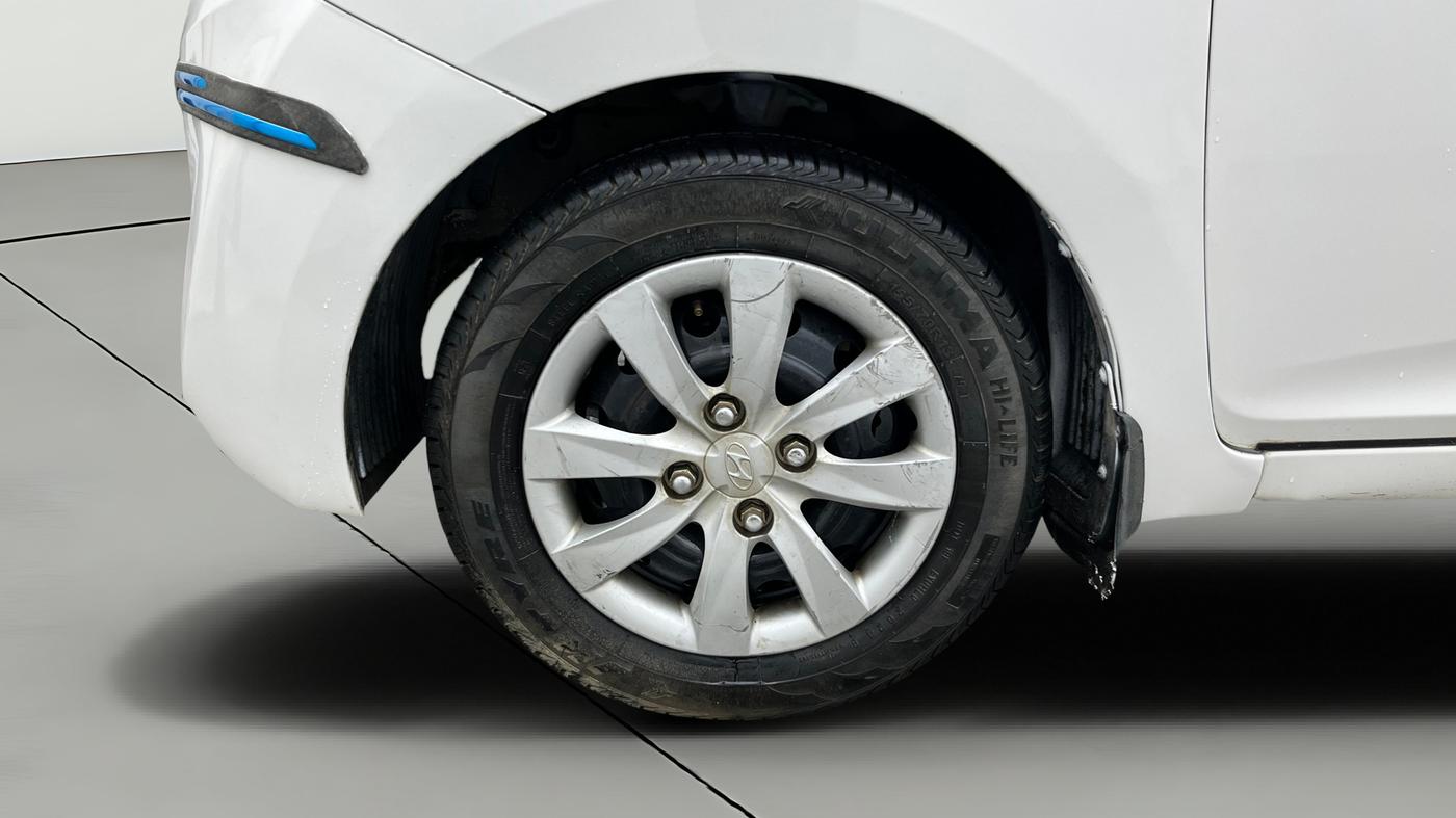 2013 Hyundai Eon MAGNA +, Petrol, Manual, 83,349 km, Left Front Wheel