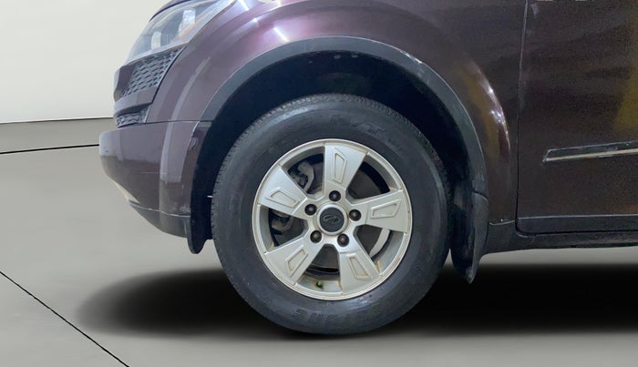 2014 Mahindra XUV500 W8, Diesel, Manual, 85,083 km, Left Front Wheel