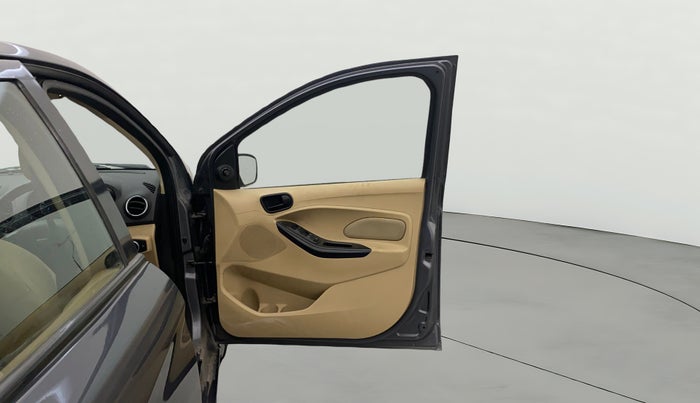 2015 Ford Figo Aspire TITANIUM1.5 DIESEL, Diesel, Manual, 1,20,943 km, RHS Front Door