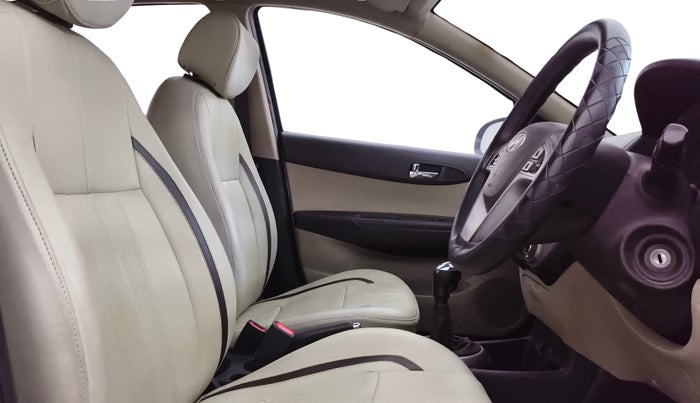 2013 Hyundai i20 SPORTZ 1.4 CRDI, Diesel, Manual, 1,01,692 km, Right Side Front Door Cabin