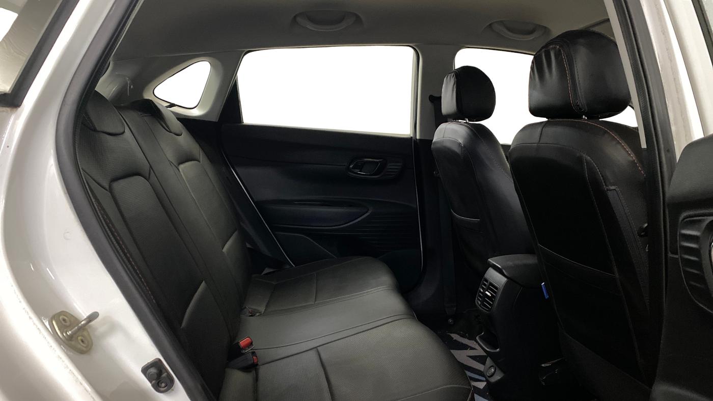 2021 Hyundai NEW I20 SPORTZ 1.2 MT, Petrol, Manual, 28,969 km, Right Side Rear Door Cabin