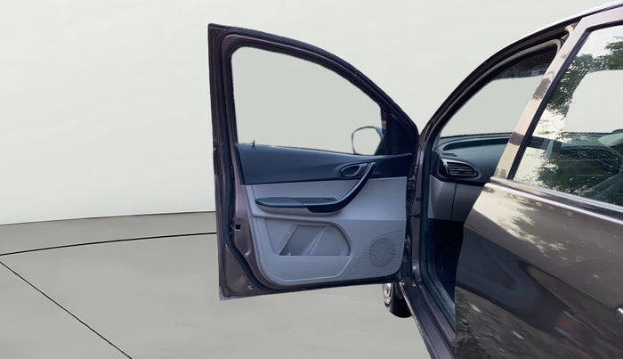 2017 Tata Tiago XT PETROL, Petrol, Manual, 1,36,388 km, LHS Front Door