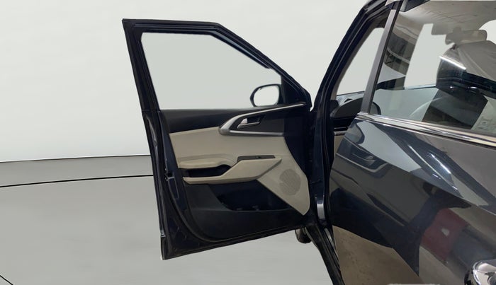 2022 KIA CARENS PRESTIGE PLUS 1.4 PETROL 7 STR, Petrol, Manual, 36,541 km, LHS Front Door