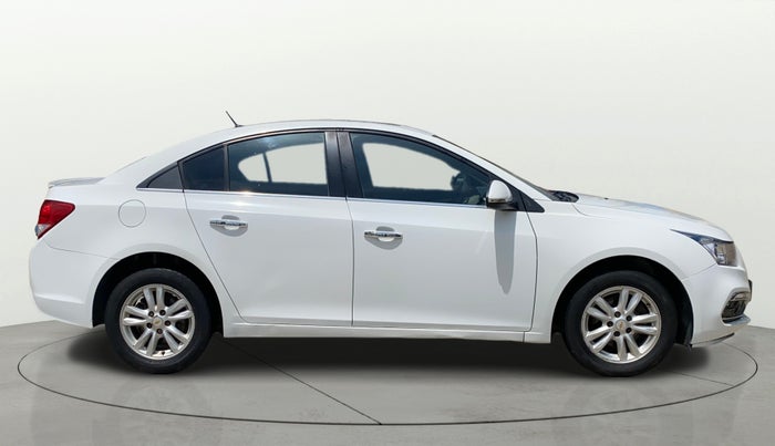 2017 Chevrolet Cruze LTZ, Diesel, Manual, 86,041 km, Right Side View