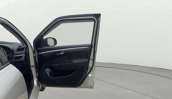 2015 Maruti Swift VXI, Petrol, Manual, 59,578 km, RHS Front Door