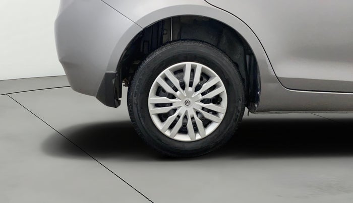 2014 Maruti Swift Dzire VXI, Petrol, Manual, 34,319 km, Right Rear Wheel