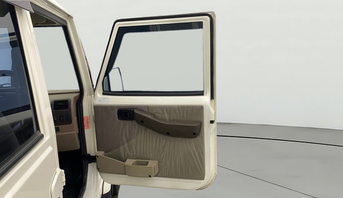 2022 Mahindra Bolero B6 (O), Diesel, Manual, 69,492 km, RHS Front Door