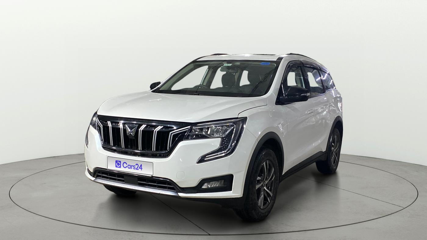 2022 Mahindra XUV700 AX 5 P MT 7 STR (E), Petrol, Manual, 14,076 km, Left Front Diagonal