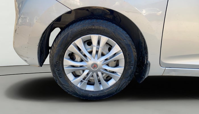 2017 Hyundai Eon ERA +, CNG, Manual, 51,034 km, Left Front Wheel