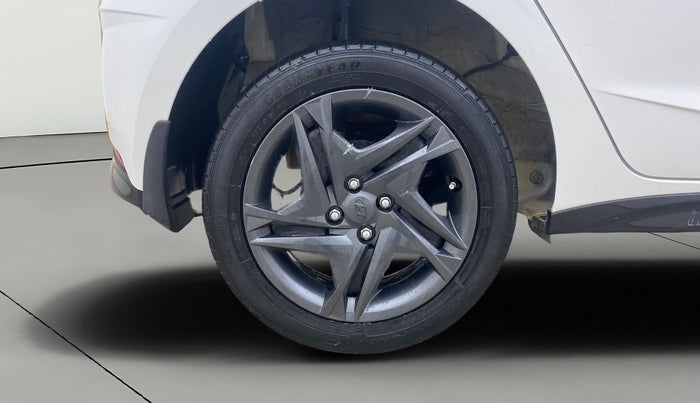 2021 Hyundai NEW I20 SPORTZ 1.2 AT, Petrol, Automatic, 21,650 km, Right Rear Wheel