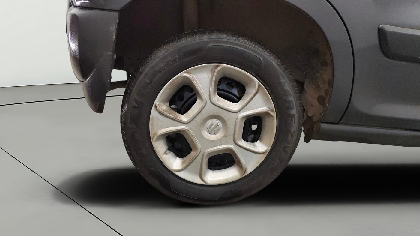 2020 Maruti S PRESSO VXI AMT, Petrol, Automatic, 32,582 km, Right Rear Wheel