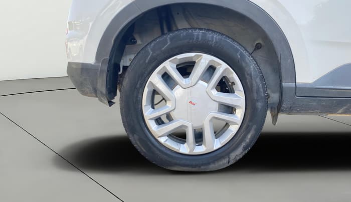 2019 Renault TRIBER RXZ, Petrol, Manual, 56,175 km, Right Rear Wheel