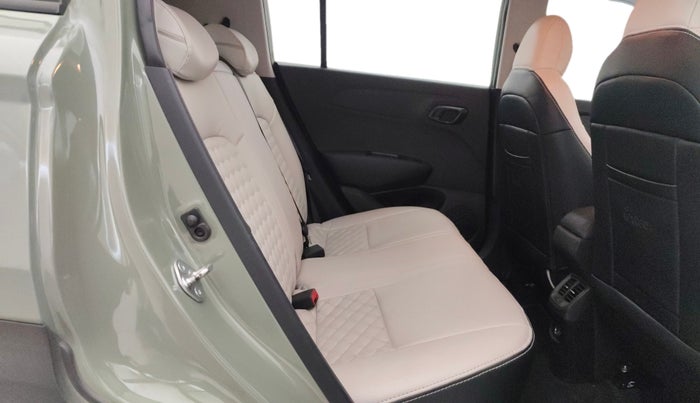 2023 Hyundai EXTER SX(O) CONNECT 1.2 AMT DUAL TONE, Petrol, Automatic, 20,275 km, Right Side Rear Door Cabin