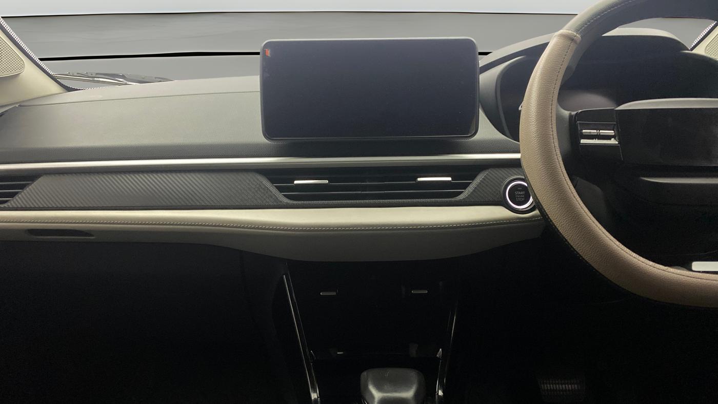 2024 Tata NEXON CREATIVE+ SUNROOF AMT DUAL TONE 1.2 PETROL, Petrol, Automatic, 15,620 km, Air Conditioner