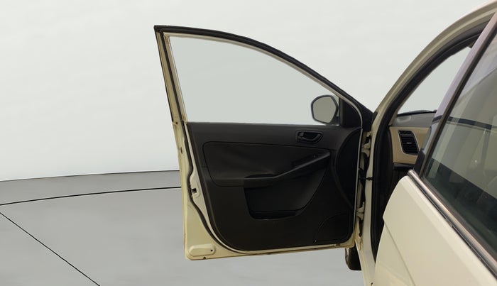 2015 Tata Zest XM PETROL, Petrol, Manual, 59,538 km, LHS Front Door