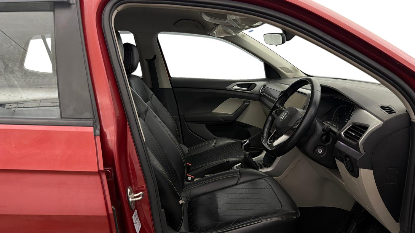 2023 Volkswagen TAIGUN HIGHLINE 1.0 TSI MT, Petrol, Manual, 16,357 km, Right Side Front Door Cabin