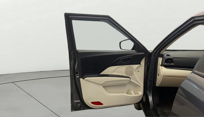 2024 Mahindra XUV 3XO MX3 1.5 Turbo Diesel Autoshift Plus, Diesel, Automatic, 14,405 km, LHS Front Door