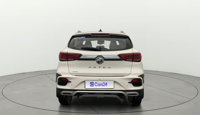 2025 MG ASTOR Select 1.5 MT (Ivory), Petrol, Manual, 4,896 km, Back/Rear
