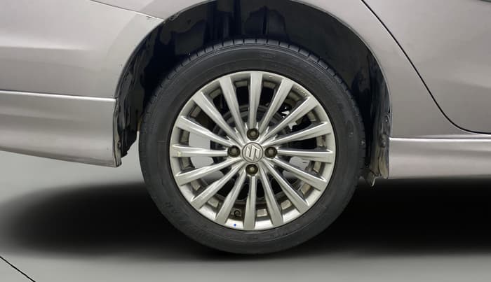 2016 Maruti Ciaz ZXI+ RS, Petrol, Manual, 84,888 km, Right Rear Wheel