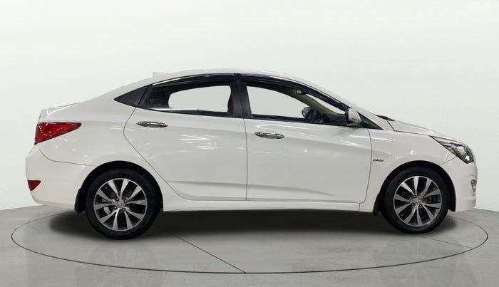 2017 Hyundai Verna 1.6 CRDI SX, Diesel, Manual, 1,00,677 km, Right Side View