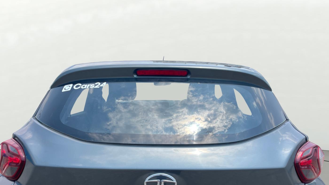 2022 Tata PUNCH ADVENTURE MT, Petrol, Manual, 17,385 km, Rear Windshield