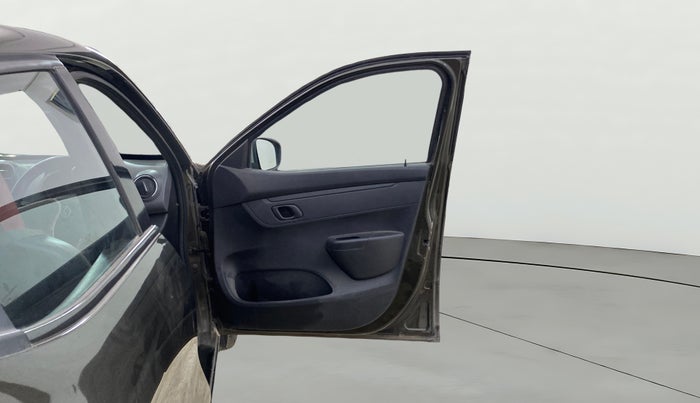 2017 Renault Kwid RXT 1.0 AMT (O), Petrol, Automatic, 29,668 km, RHS Front Door