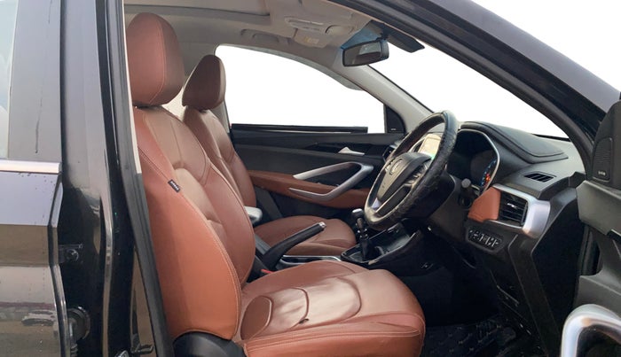 2021 MG HECTOR PLUS SHARP 2.0 DIESEL TURBO MT 6-STR, Diesel, Manual, 51,381 km, Right Side Front Door Cabin