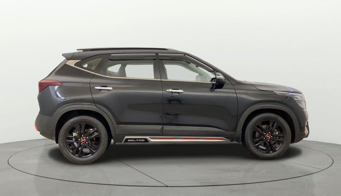 2020 KIA SELTOS HTX ANNIVERSARY EDITION 1.5 PETROL, Petrol, Manual, 27,844 km, Right Side View