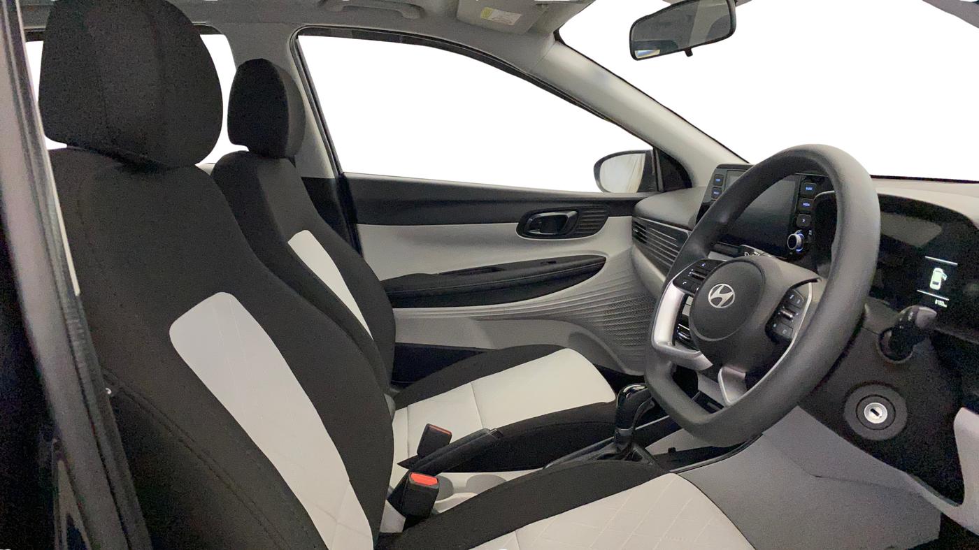 2024 Hyundai NEW I20 Sportz (O) 1.2 IVT, Petrol, Automatic, 8,150 km, Right Side Front Door Cabin