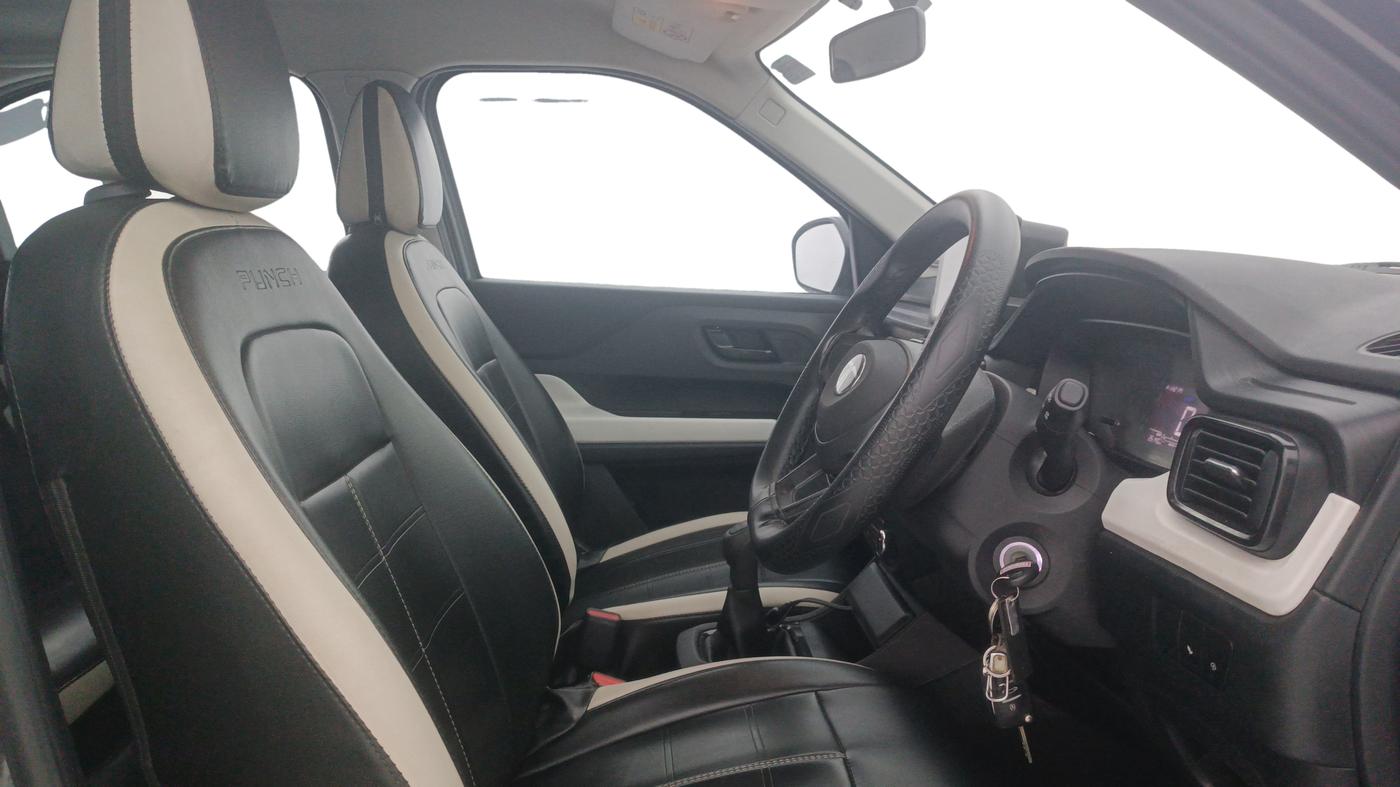2024 Tata PUNCH PURE MT, Petrol, Manual, 26,139 km, Right Side Front Door Cabin