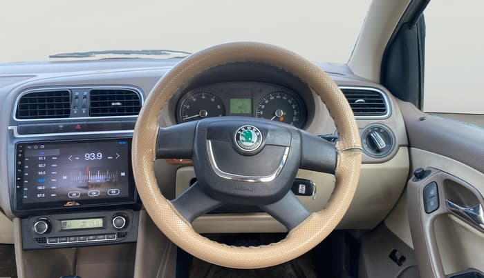 2012 Skoda Rapid ELEGANCE 1.6 MPI AT, Petrol, Automatic, 38,001 km, Steering Wheel Close Up