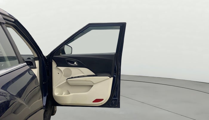 2024 Mahindra XUV 3XO AX5L 1.2 TGDi, Petrol, Manual, 11,453 km, RHS Front Door